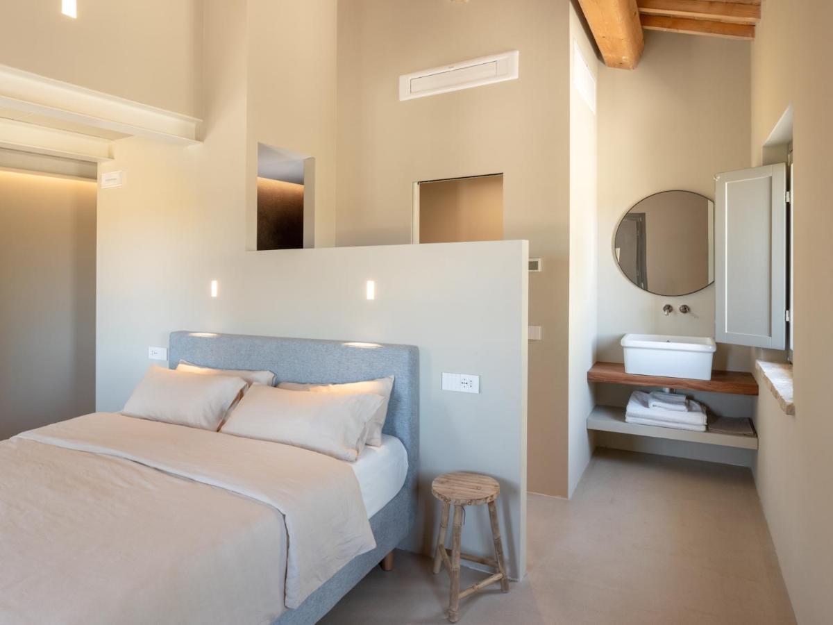 Casale Tre Gelsi Bed & Breakfast ชินโกลิ ภายนอก รูปภาพ