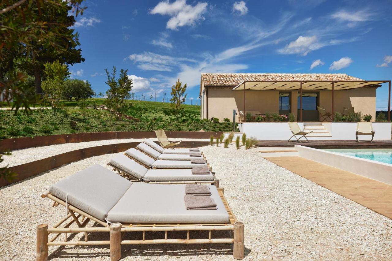 Casale Tre Gelsi Bed & Breakfast ชินโกลิ ภายนอก รูปภาพ